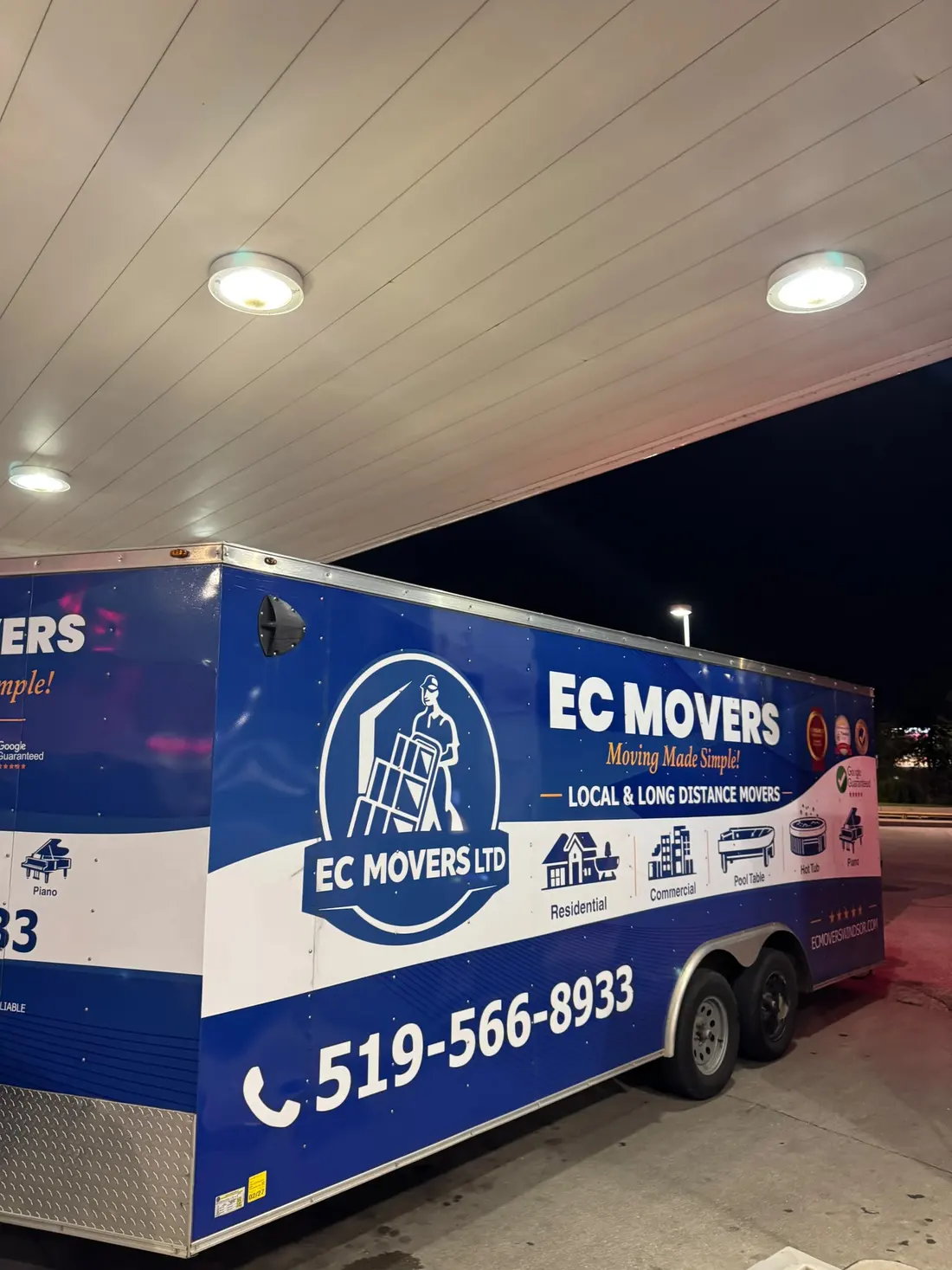 EC Movers trailer on an overnight move